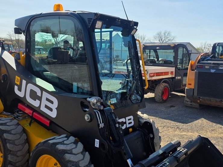 2024-jcb-215-image-7