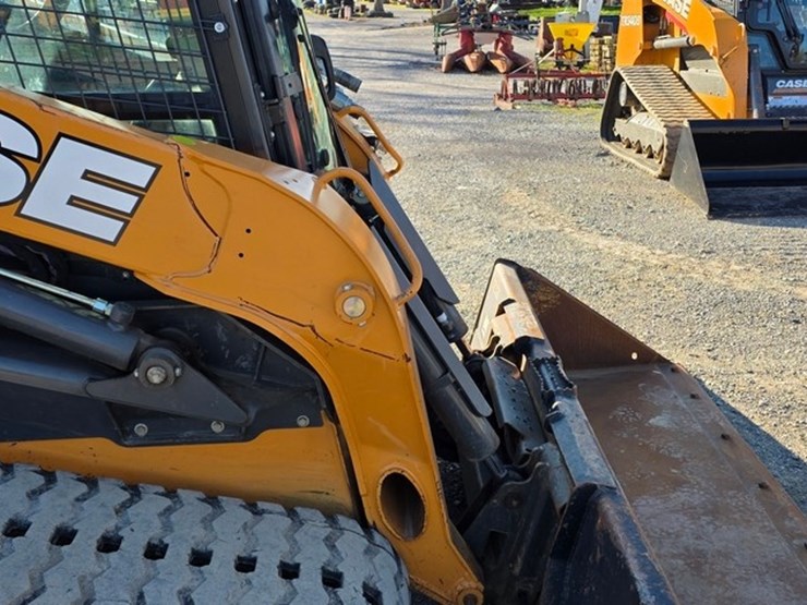 2021-case-tv450b-image-9