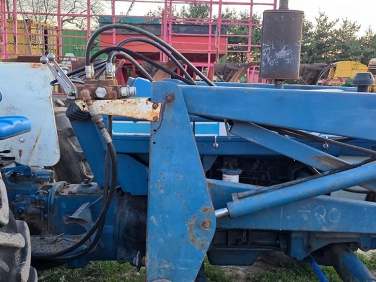 1984-ford-4610-image-11