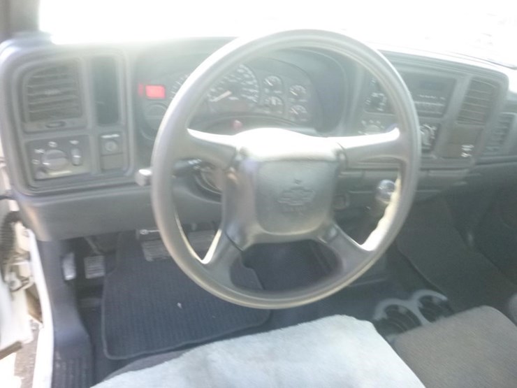 2002-chevrolet-3500-image-12