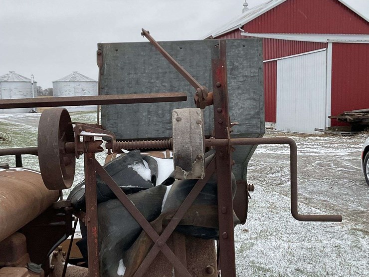 fordson-with-mounted-gleaner-combine-image-40