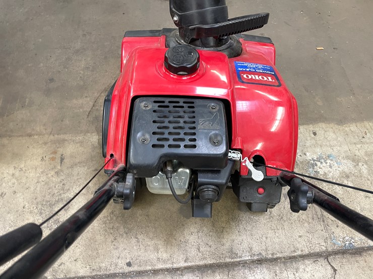 #2521-•-toro-power-clear-snowblower-(columbia-heights,-mn)-image-13