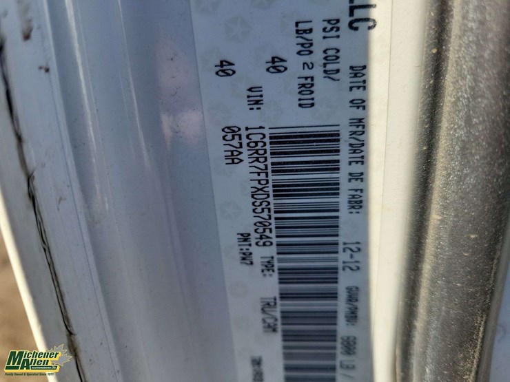 2013-dodge-1500-image-36