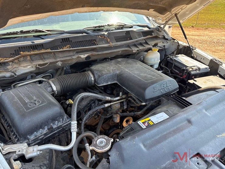 2015-dodge-1500-image-11