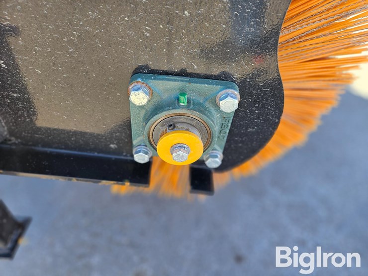 2025-massey-ferguson-730-image-15