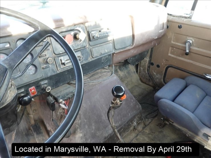 1988-international-s1900-image-21