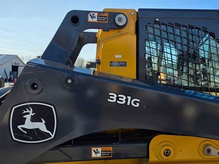 2023-deere-331g-image-16