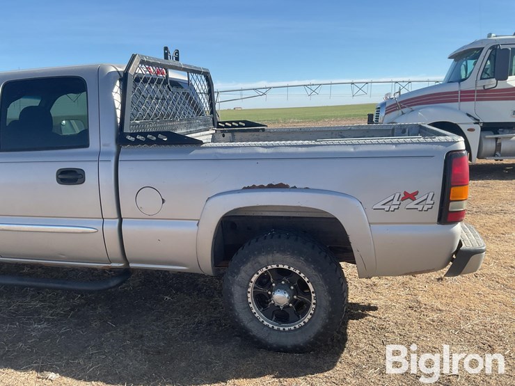 2005-gmc-2500-image-15