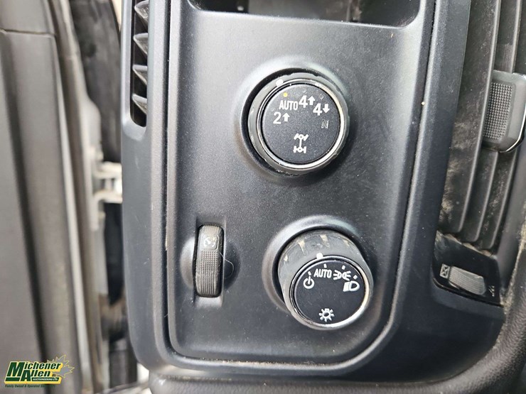 2018-chevrolet-silverado-1500-image-29