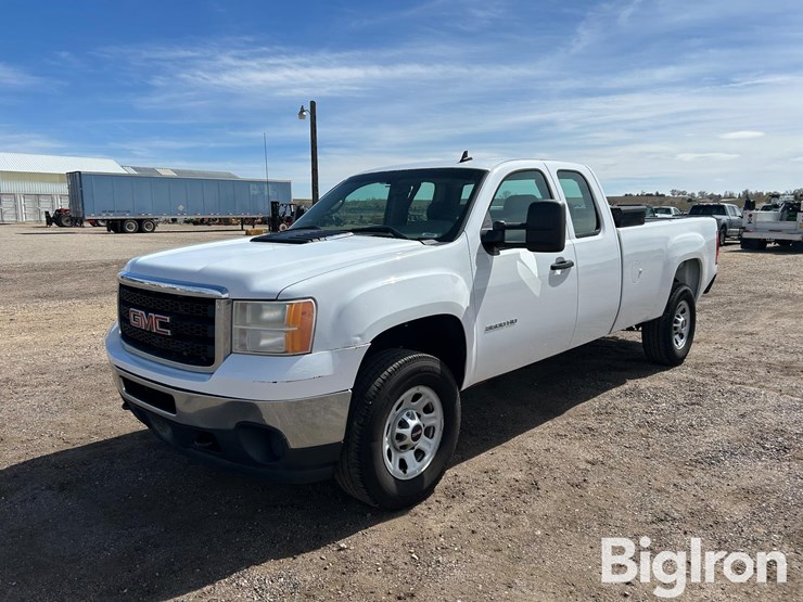 2013-gmc-sierra-3500-image-1