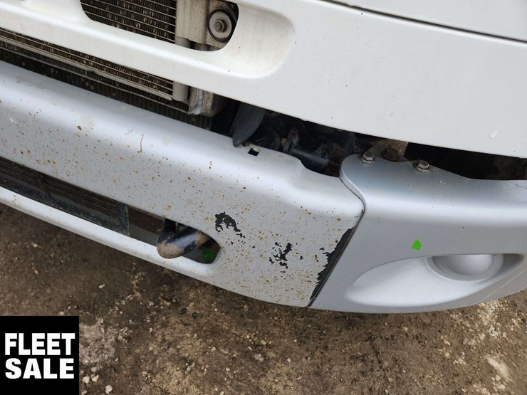 2018-freightliner-m2-106-image-36