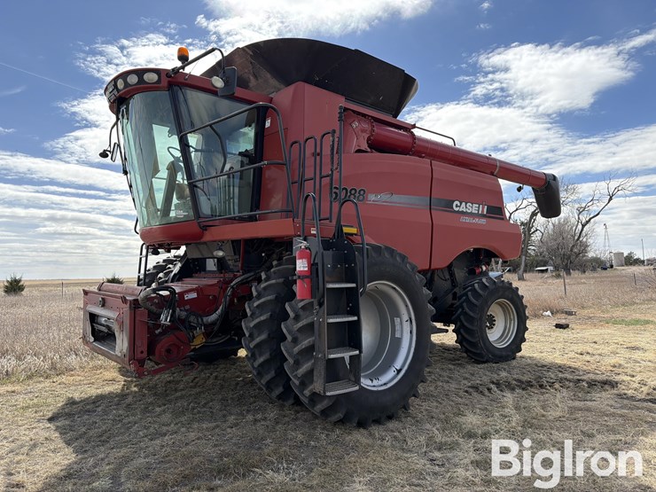 2009-case-ih-6088-image-1