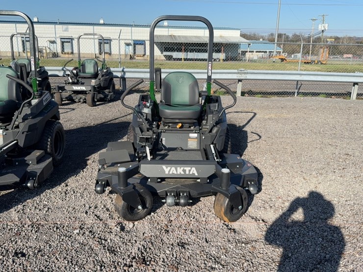 #4046-•-yakta-yxr-320-zero-turn-mower-image-2