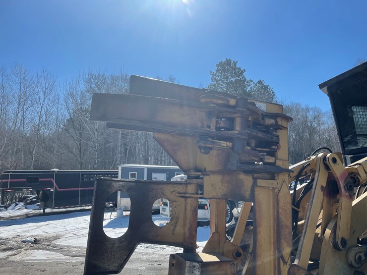 2008-caterpillar-553-image-8