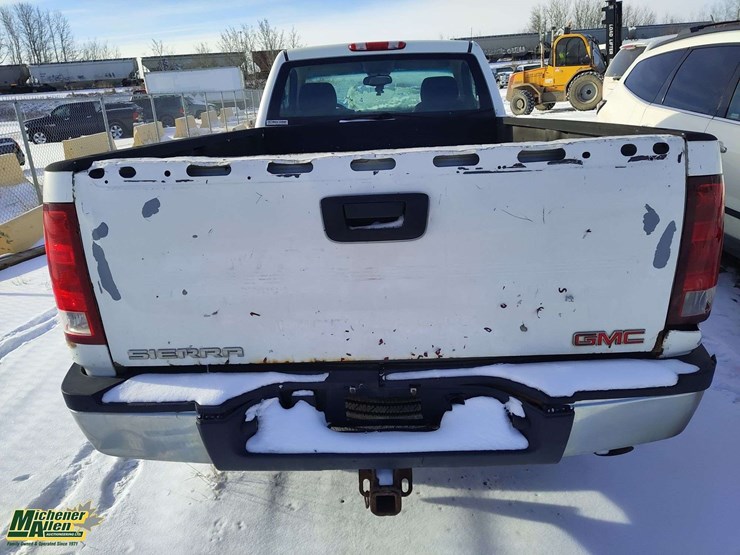 2009-gmc-sierra-2500hd-image-5