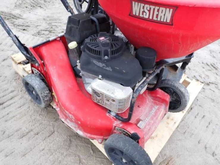 toro-24-in.-push-mower(s)-image-9