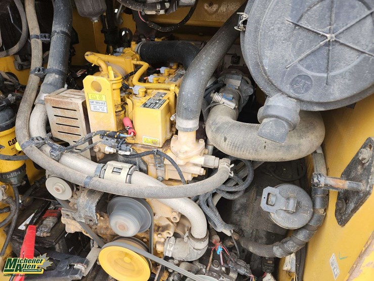 caterpillar-262d3-image-21