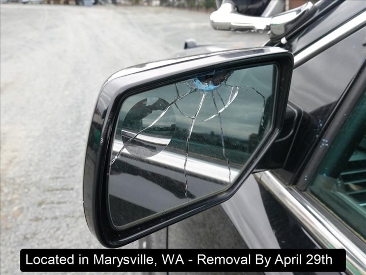 2016-chevrolet-tahoe-image-24