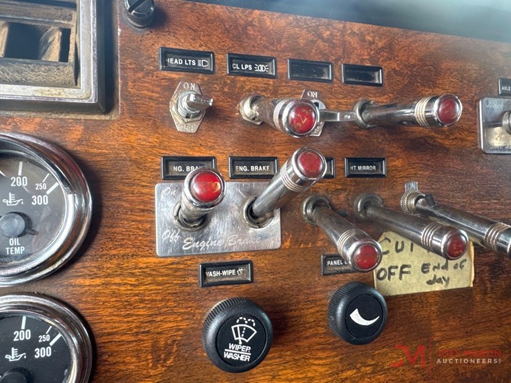 1999-peterbilt-357-image-25