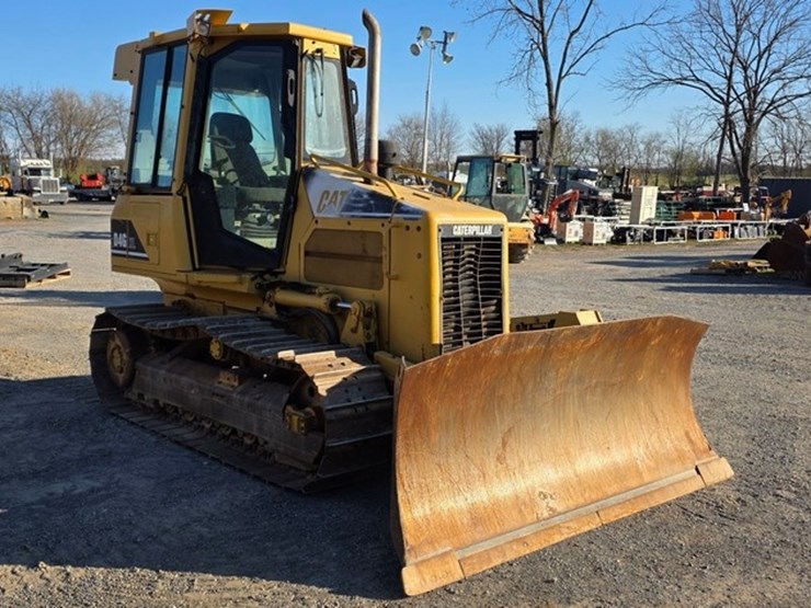 2005-caterpillar-d4g-xl-image-2