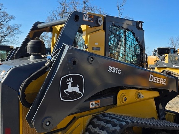 2023-deere-331g-image-19