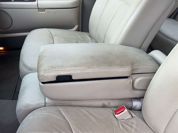 2005-lincoln-town-car-image-52