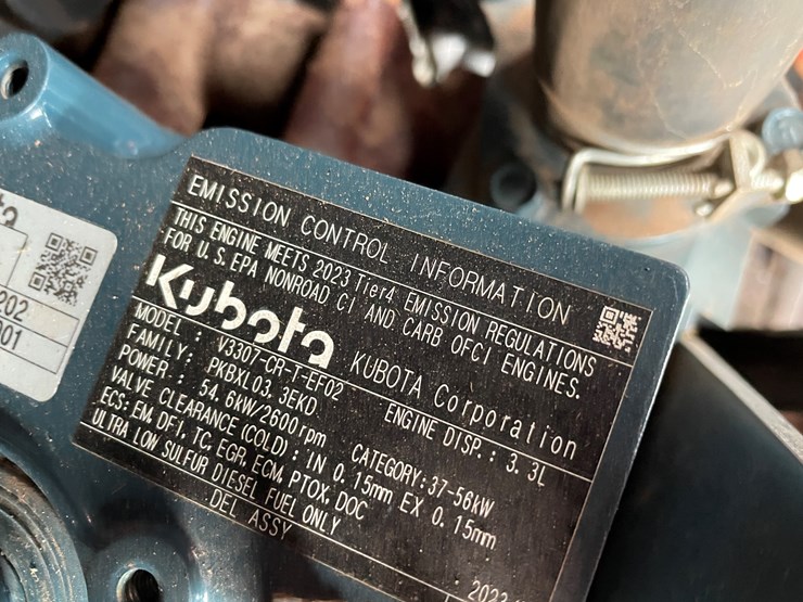 2022-kubota-ssv75-image-22