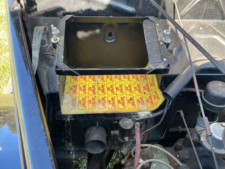 1938-ford-two-door-deluxe-sedan---original-car!-image-82