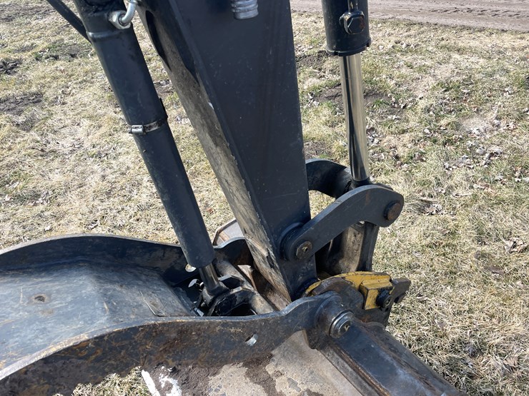 2020-deere-60g-image-11