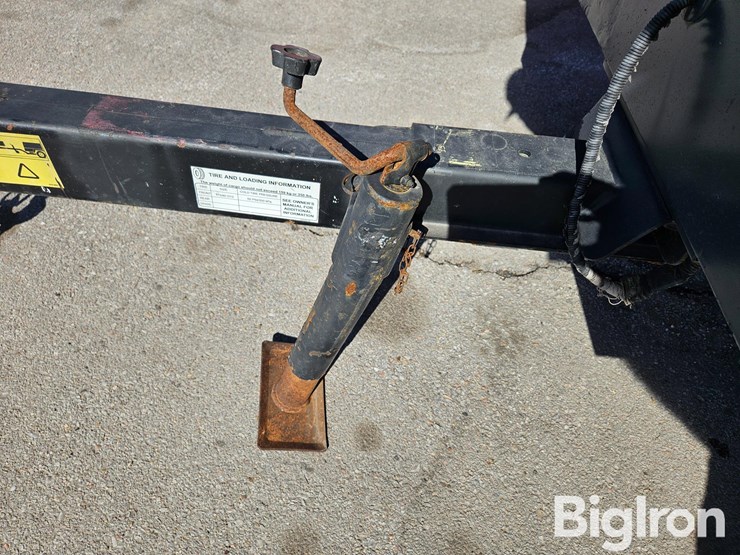 2022-massey-ferguson-730-image-10