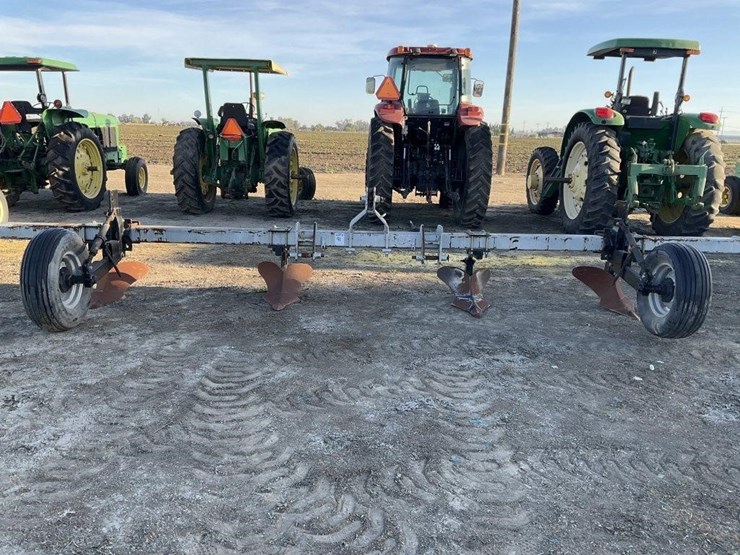 wilcox-"style"-3-pt-3-row-60"-furrow-bar-image-2