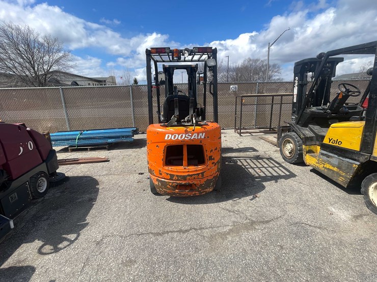 #354-•-doosan-forklift-(neenah,-wi)-image-6