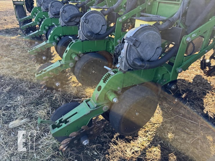 john-deere-1770-image-38