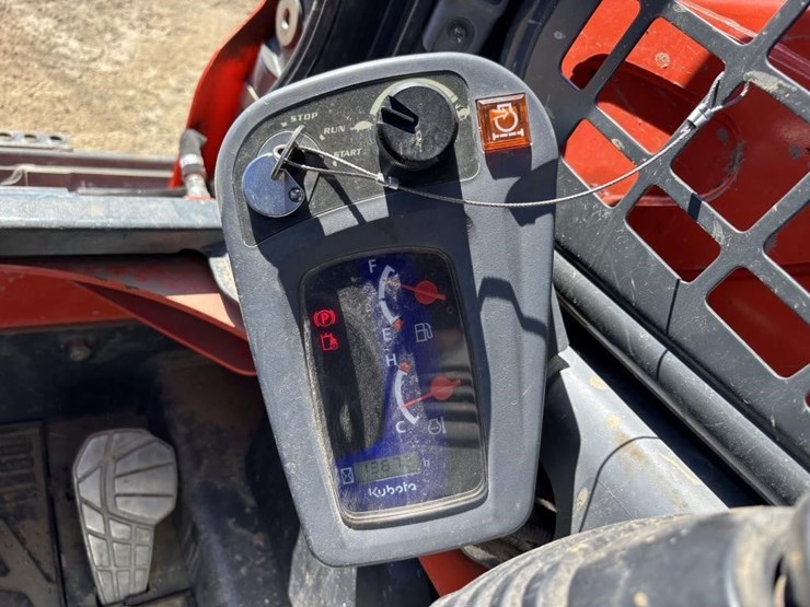 2018-kubota-ssv65-image-26