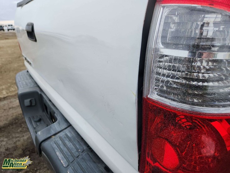 2005-toyota-tundra-image-36