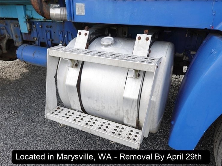 1993-freightliner-fld112-image-31