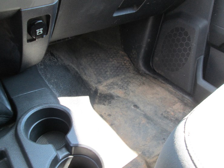 2011-dodge-3500-image-33