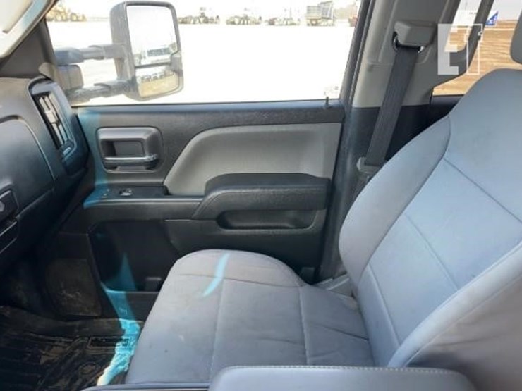 2019-chevrolet-2500-image-13