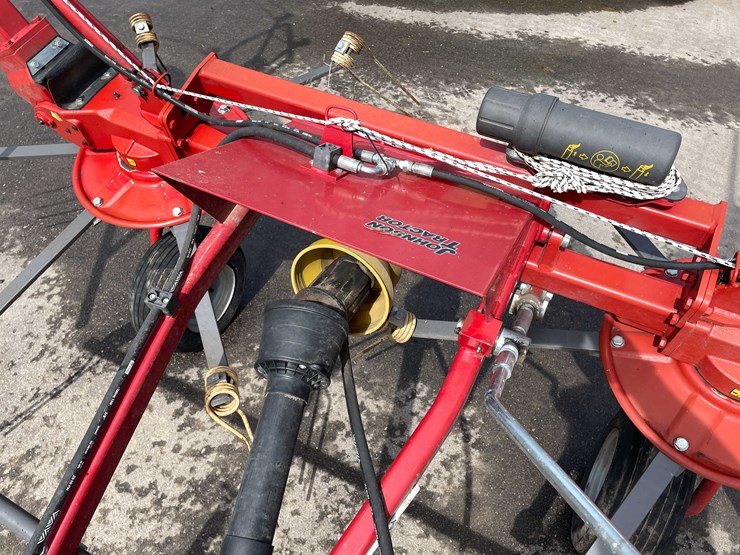 #146-•-h&s-hay-tedder-(stoughton,-wi)-image-16