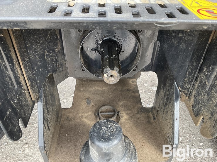 2021-case-ih-farmall-75c-image-17