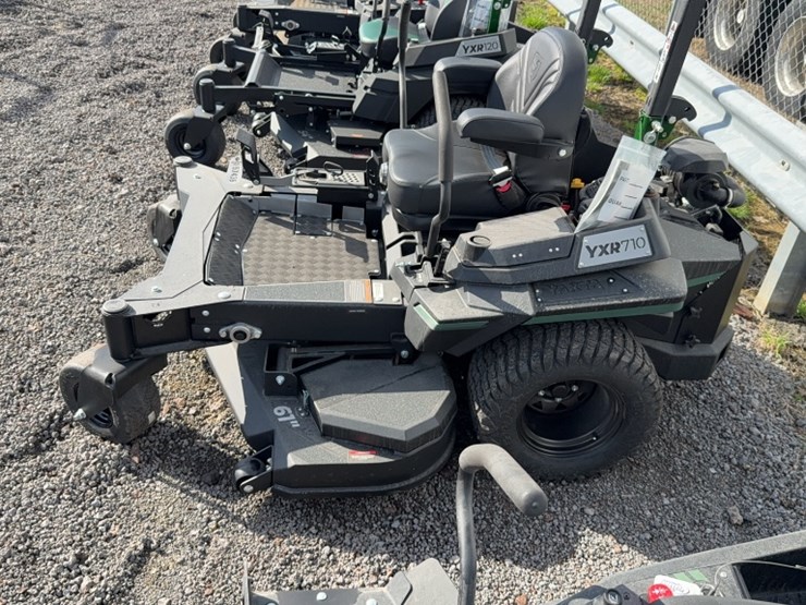 #4076-•-yakta-yxr-710-zero-turn-mower-image-11
