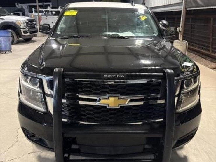 2019-chevrolet-tahoe-image-3