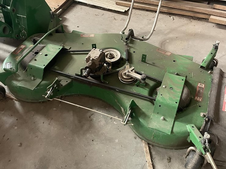 2017-john-deere-1025r-image-10