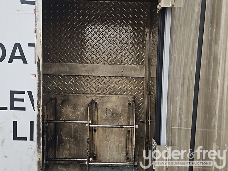 2006-ford-f750-image-25