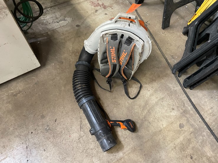 #2525-•-stihl-backpack-leaf-blower-(columbia-heights,-mn)-image-2