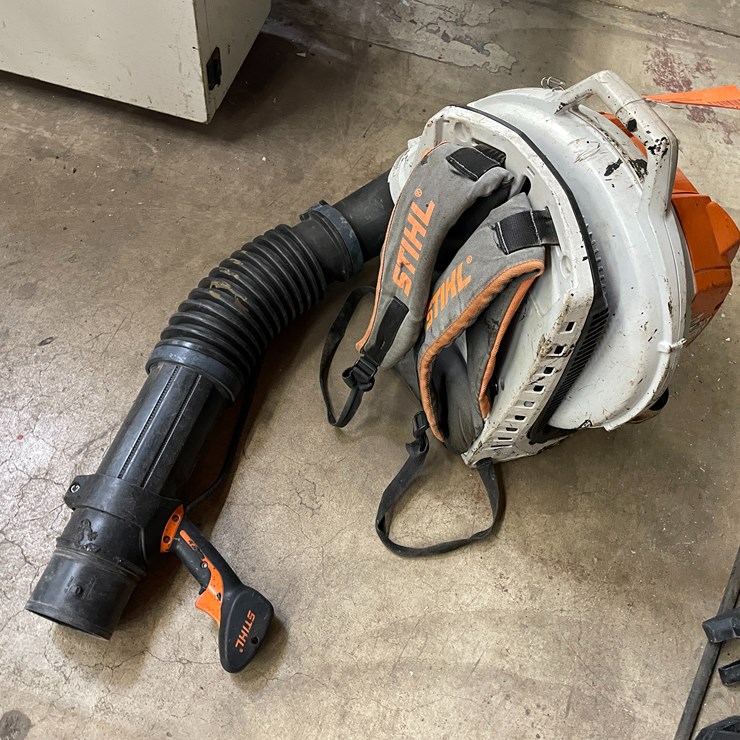 #2525 • STIHL Backpack Leaf Blower (Columbia Heights, MN)