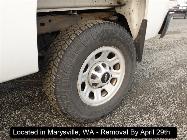 2014-chevrolet-3500-image-21