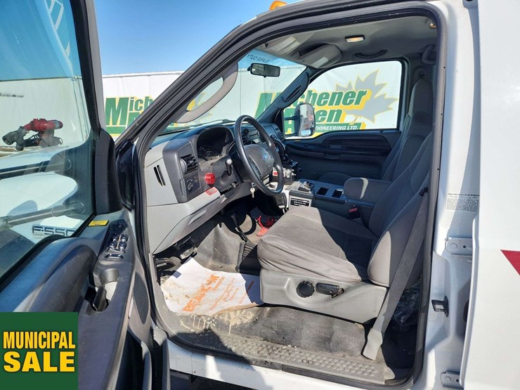 2005-ford-f550-image-14