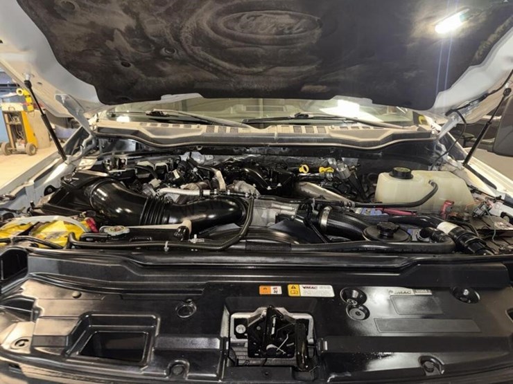 2017-ford-f550-image-18