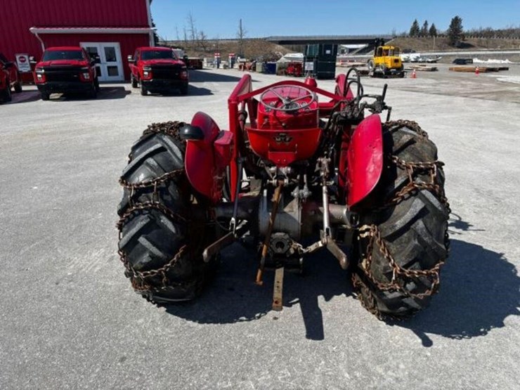 massey-ferguson-135-image-5